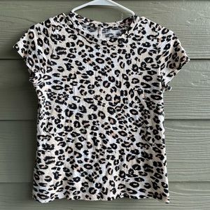 2 animal print t-shirts / XS & S